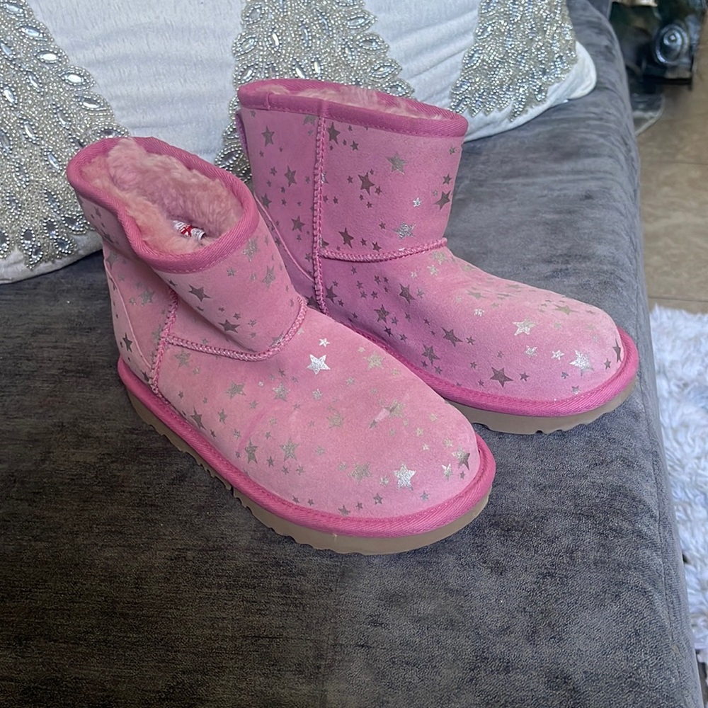 New girls Uggs